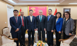 Xinjiang heyetinden Türkiye-Çin Dostluk Vakfı’na ziyaret
