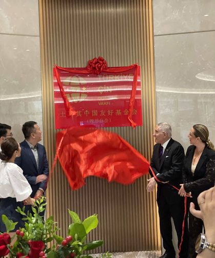 Türkiye-Çin İlişkilerinde Yeni Bir Köprü: Türkiye Çin Dostluk Vakfı Sichuan (Çengdu) Şubesi Törenle Açıldı