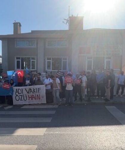 Türk gazetecilerin Çin gezisini hedef alan, Uygur protestosunun perde arkası