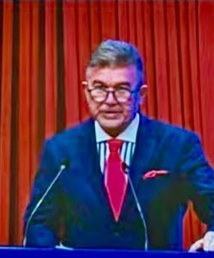 Ersin Erçin Uluslararası Dostluk ve Fikir Teatisi Konferansı’nda bir konuşma yaptı.