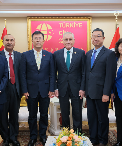 Xinjiang heyetinden Türkiye-Çin Dostluk Vakfı’na ziyaret