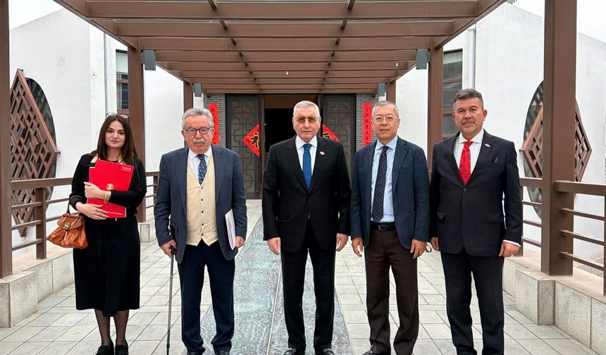 Vakfımız Çin Büyükelçiliği Ticaret ve Ekonomiden sorumlu Elçi Müsteşarını ziyaret etti.